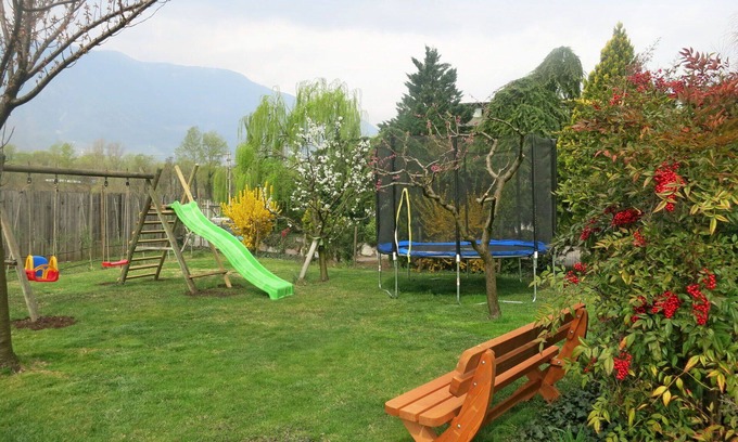 Merano Apartment | Lovely apartment for 3 guests with WIFI, A/C, pool, TV, balcony, pets allowed and parking