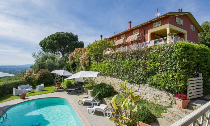 Giugnano Apartment | Lovely apartment for 10 people with WIFI, private pool, TV, patio, pets allowed and parking