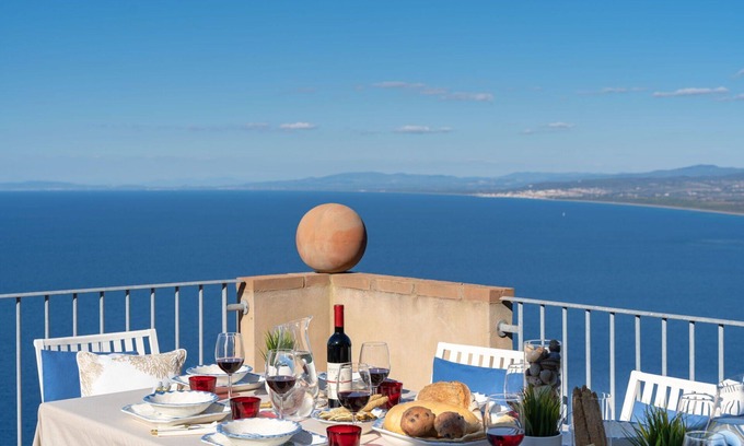 Populonia Other | Lovely apartment for 10 guests with A/C, WIFI, TV and panoramic view