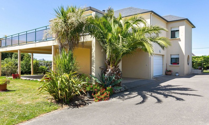 Plougonvelin Apartment | Lovely apartment for 2 people with WIFI, TV, patio and pets allowed