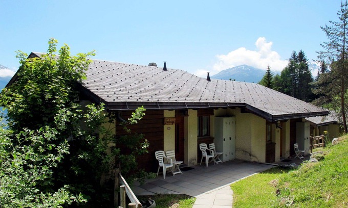 Heremence House | Lovely apartment in villa for 9 guests with WIFI, TV and terrace