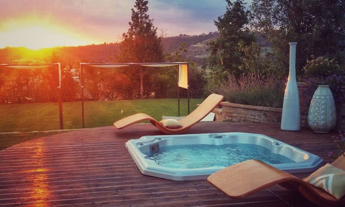 Po' Bandino Villa | Lovely apartment in villa for 5 people with pool, WIFI, A/C, hot tub, TV, patio and panoramic view