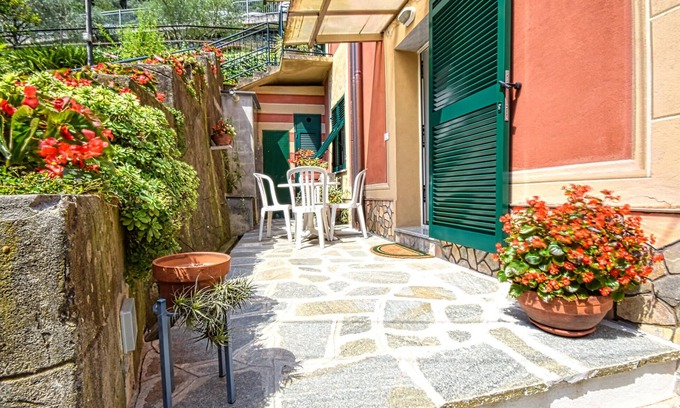 Recco Apartment | Lovely apartment in Avegno with WiFi