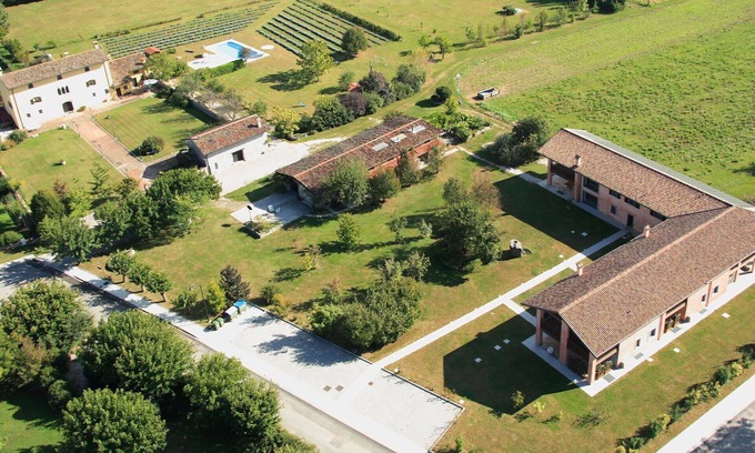 Povoletto House | Lovely apartment in villa for 4 guests with WIFI, pool, A/C, TV, terrace and pets allowed