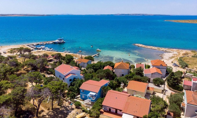 Kosljun Apartment | Lovely apartment in Kosljun with WiFi