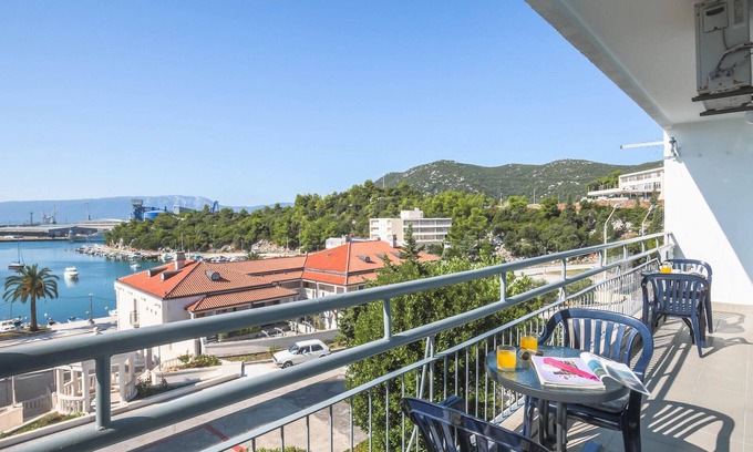 Ploce Apartment | Lovely apartment in Ploce with WiFi