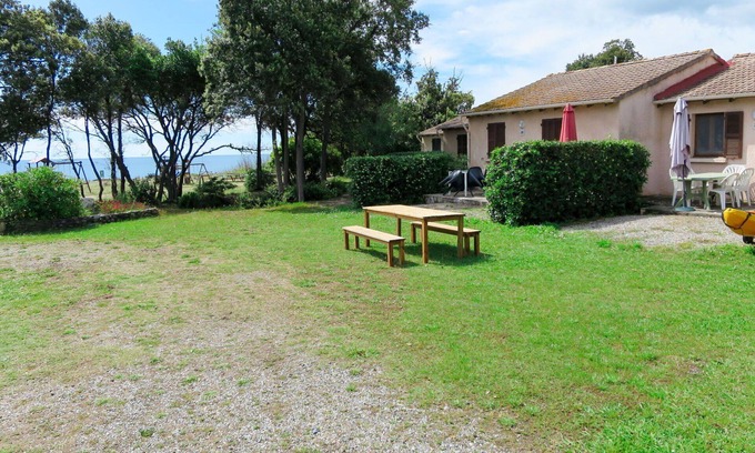 Talasani House | Lovely apartment in villa for 2 guests with WIFI and terrace