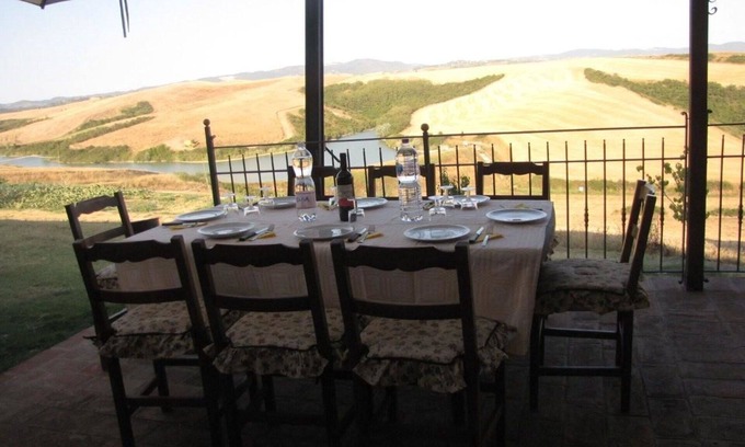 Peccioli Villa | Lovely apartment in villa for 4 people with pool, WIFI