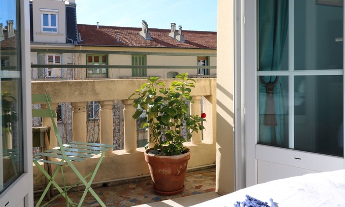 Liberation Apartment | Lovely apartment in vibrant and genuine Liberation in central Nice.