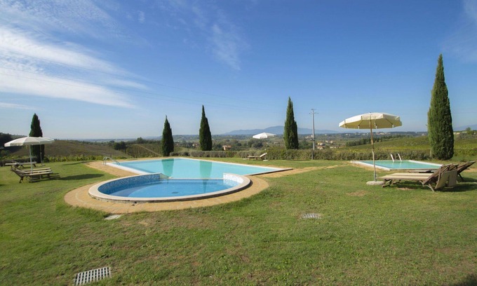 Stabbia Apartment | Lovely apartment with A/C, pool, WIFI, TV, patio, pets allowed, panoramic view and parking