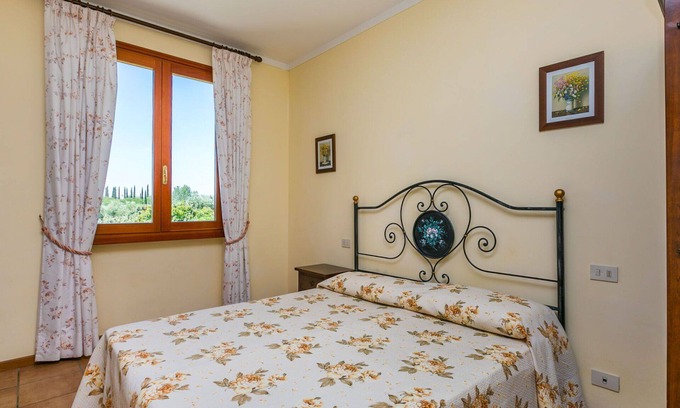 Cerreto Guidi Apartment | Lovely apartment for 2 guests with pool, A/C, WIFI, TV, pets allowed and parking