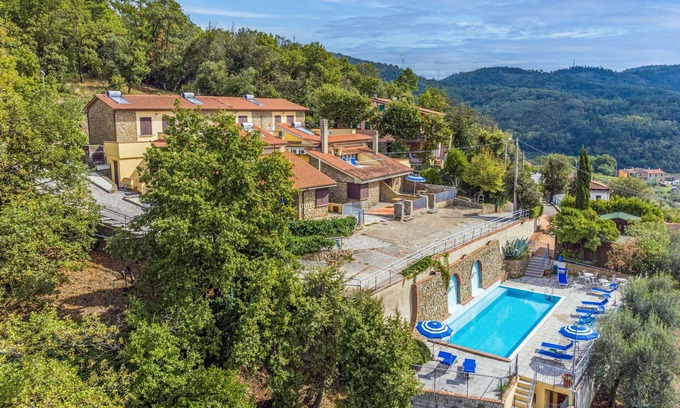 San Baronto Apartment | Lovely apartment for 4 people with WIFI, pool, balcony, pets allowed, panoramic view and parking