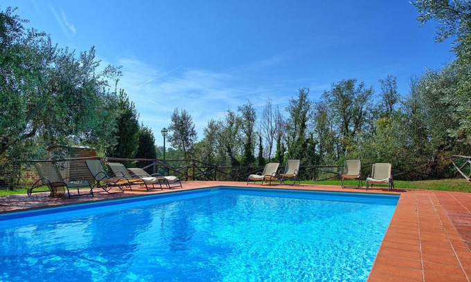 Montelupo Fiorentino Apartment | Lovely apartment with WIFI, pool, TV, pets allowed, panoramic view and parking, close to Florence