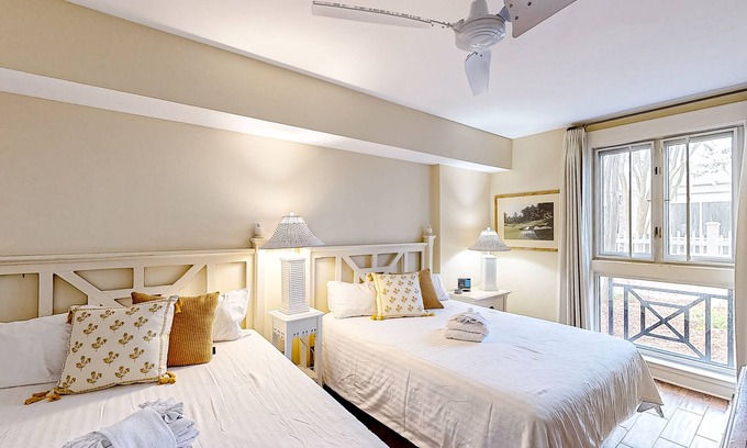 Baytowne Wharf Apartment | Lovely Baytowne Wharf studio w/pool, hot tub, tennis, patio, W/D & beach access