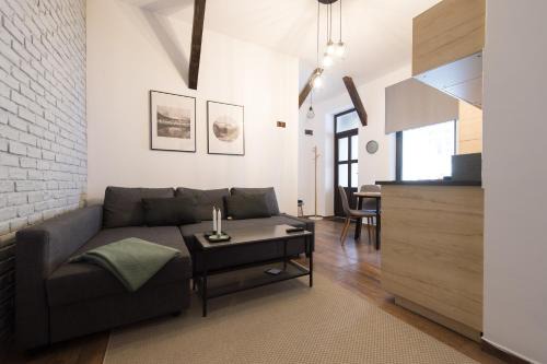 Centrul Vechi Apartment | Lovely Brasov Flat with Patio and Mountain Views