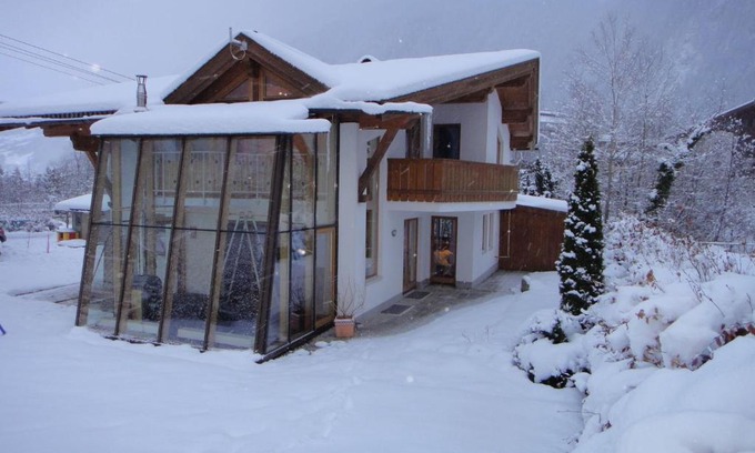 Mayrhofen House | Lovely Chalet in Mayrhofen with Private Garden