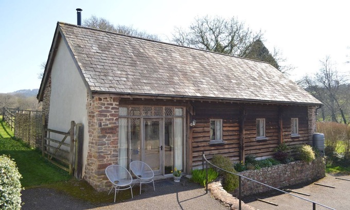 Crediton House | Lovely Devon barn, near Exeter, set in 15 acres of countryside