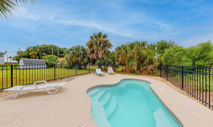 Edisto Island House | Lovely, Dog-Friendly House Close to Beach w/Free WiFi, Central AC, Private Pool