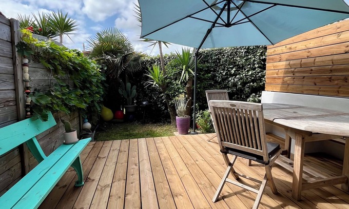 Bidart Apartment | Lovely duplex just a stone's throw from the beach. Beach, village, market all within walking distance.