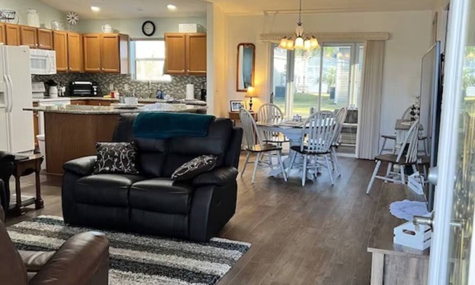 Duval House | Lovely English Ivy