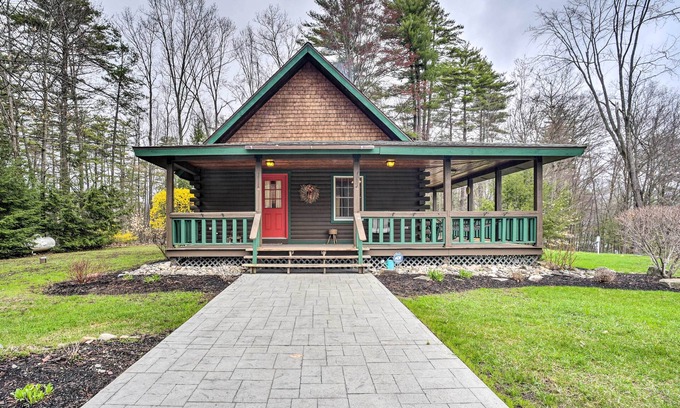 Fort Ann Cabin | Lovely Fort Ann Lodge - 10 Mi to Lake George!