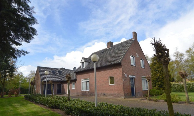 Municipality of Valkenswaard Villa | Lovely group home with lots of privacy, ideal for families and friends!