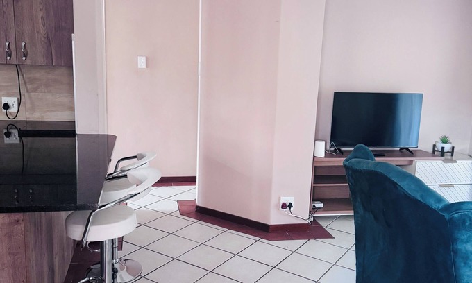 Die Hoewes House | Lovely home away from home with WiFi located at an Estate in Centurion.