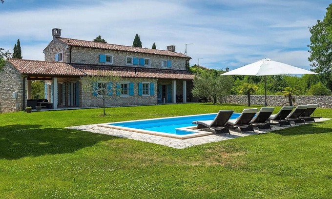 Divsici House | Lovely home in Divsici