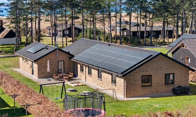 Øer Strand House | Lovely home in Ebeltoft with sauna