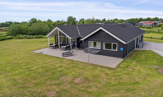 Idestrup House | Lovely home in Idestrup with WiFi