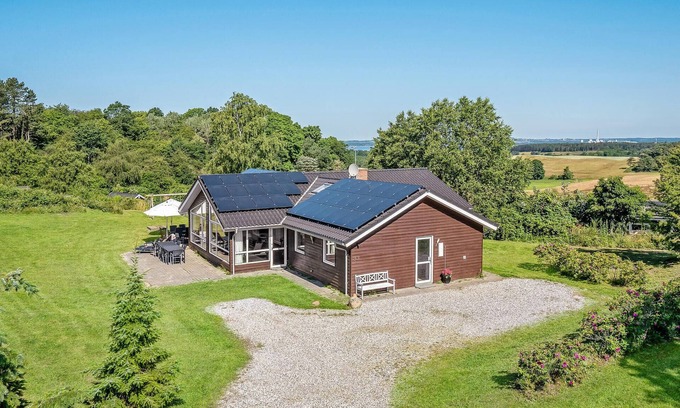 Skødshoved Strand House | Lovely home in Knebel with sauna