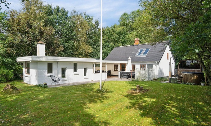 Thyholm House | Lovely home in Thyholm with sauna