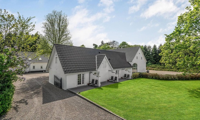 Vorbasse House | Lovely home in Vorbasse with kitchen