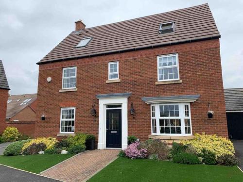 Cow Honeybourne House | Lovely house, Honeybourne, edge of Cotswolds