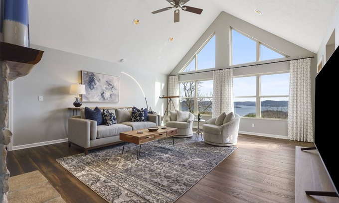Blue Eye House | Lovely Lake Home with Stunning Views-Your perfect Table Rock Lake Getaway Awaits