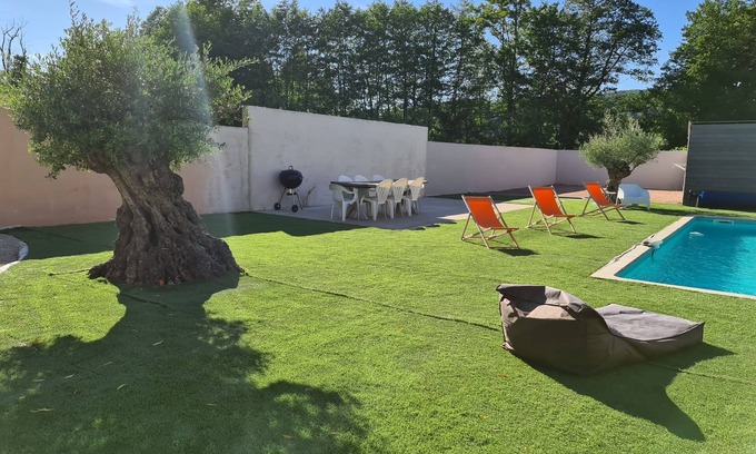 Le Creusot Villa | Lovely loft with private pool