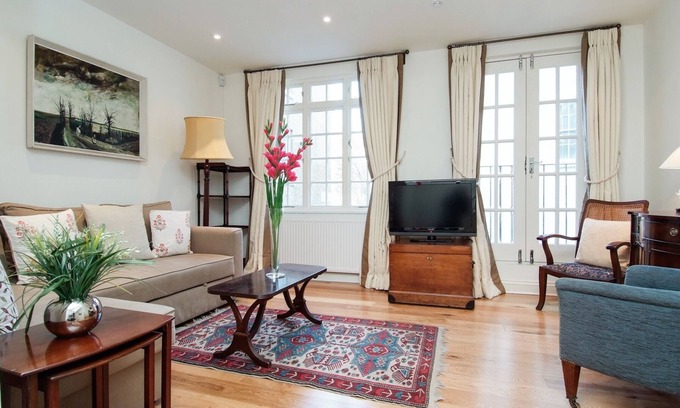 Tachbrook House | Lovely Mews House in Westminster