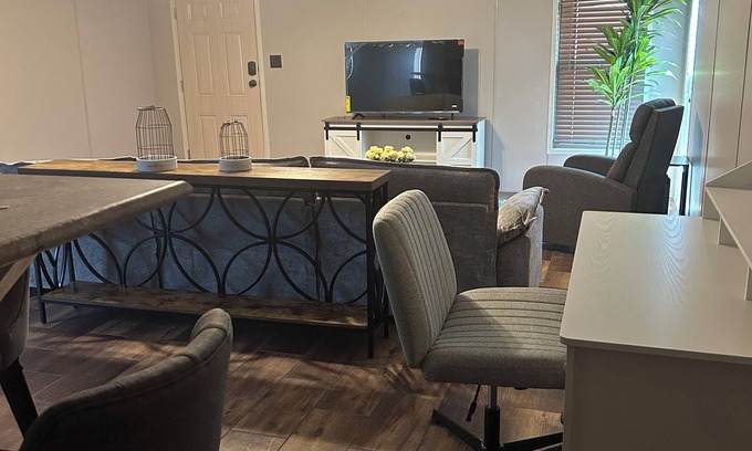 Brownsville House | Lovely mobile home with AC in Brownsville