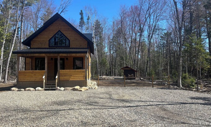 Speculator Cabin | Lovely Newly built 2-bedroom cabin with WiFi in Speculator. Close to the town.