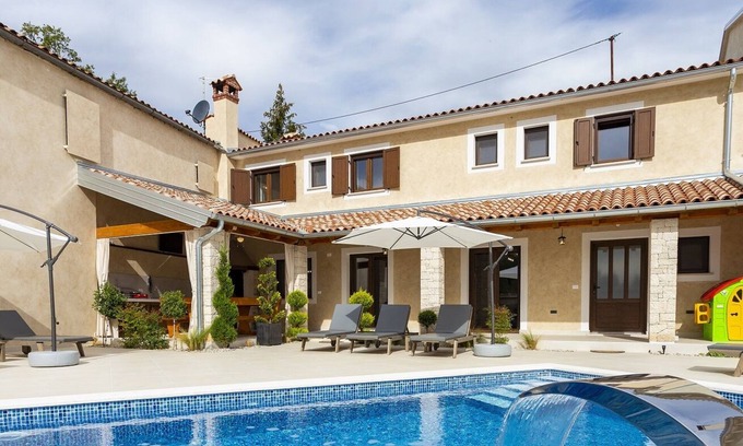 Zminj House | Lovely restored house with heated pool