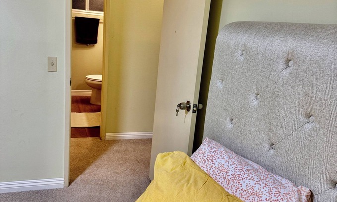 South Redlands House | Lovely Room in Redlands 2