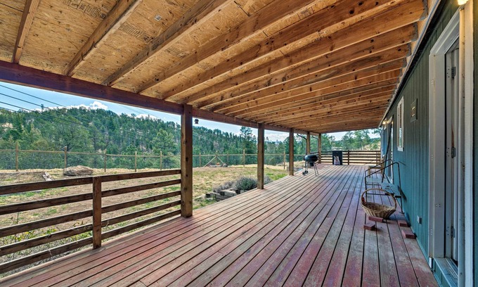 Ruidoso Cottage | Lovely Ruidoso Cabin w/Deck - 14 Mi to Ski Apache