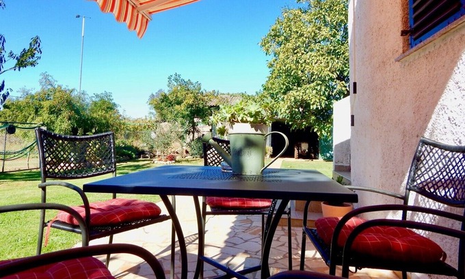 Jadreski Apartment | Lovely Rural Apartment with garden