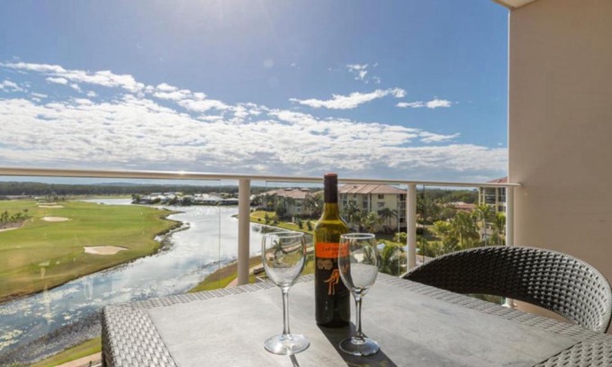 Pelican Waters Apartment | Lovely Studio Apartment Overlooking Golf Course!
