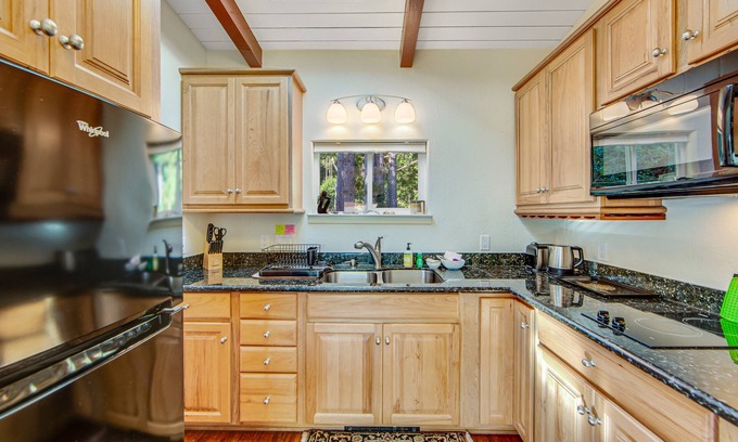 Gualala House | Lovely three-suite home on 11 acres with hot tub, fireplace, & beach access
