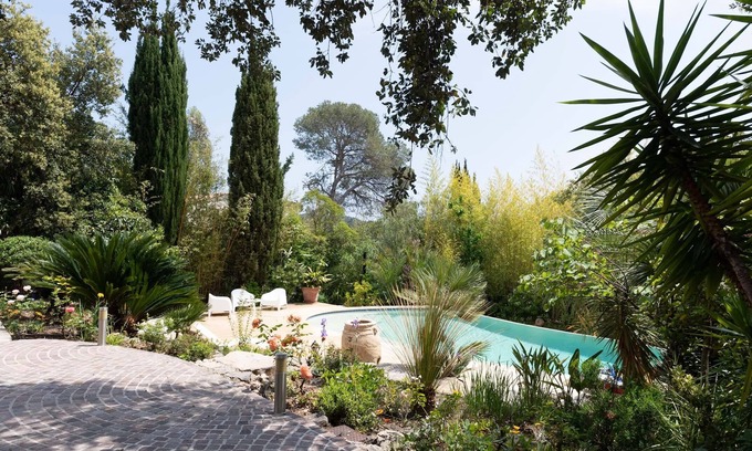 Valescure Villa | Lovely, unoverlooked villa. Luxuriant garden, heated swimming pool in St-Raphaël