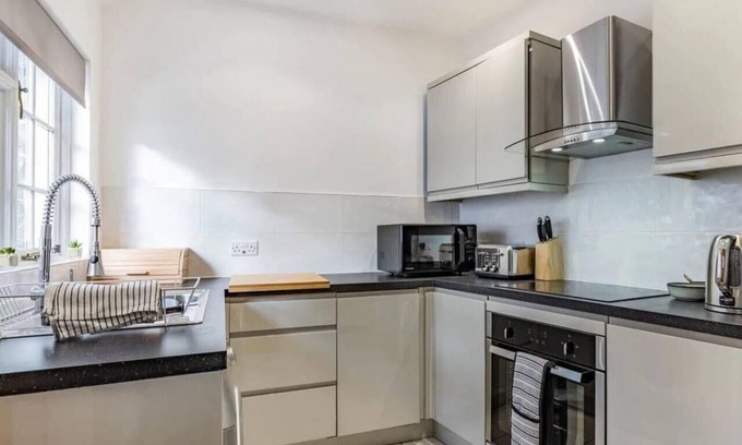 Torquay Villa | Lovely Villa 1 double 1 double sofa 6 single,1bunk