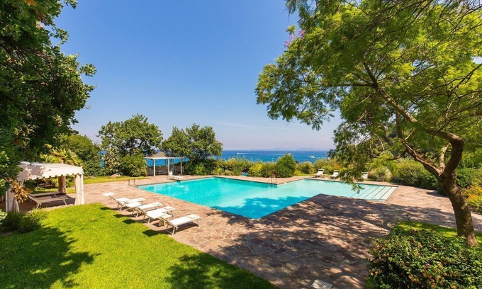 Ischia Porto Villa | Lovely Villa for 10 on Ischia
