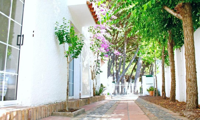 Cambrils House | Lovely villa next to the beach