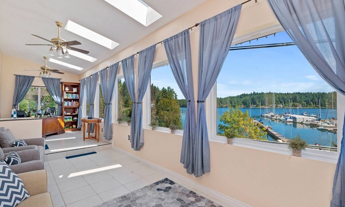 Longbranch House | Lovely Water View at The Chowder House on Filucy Bay